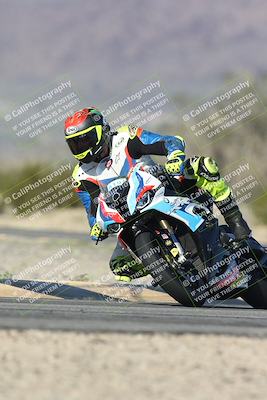 media/Jan-15-2026-Racers Edge (Thu) [[dfebeb70ab]]/2-A Group/Session 5 (Turn 5)/